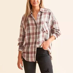 🌟 BKE Women's Oversized Plaid Button Down Shirt White Black Red Size L
